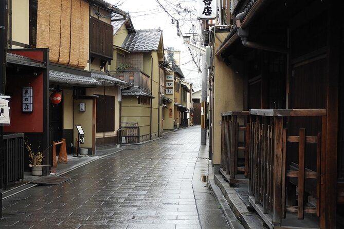 2 Hour Walking Historic Gion Tour in Kyoto Geisha Spotting Area - Insider Glimpse Into Geisha Culture