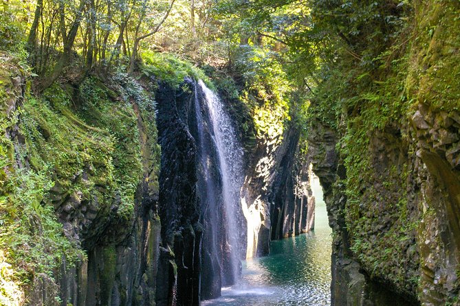 Day Trip Charter Bus Tour to Mythical Takachiho From Fukuoka - Reviews and Ratings