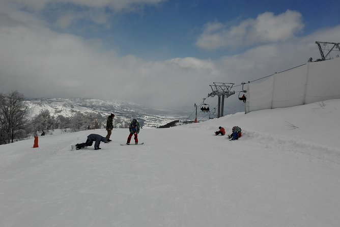 Full Day Snowboard Lesson (6 Hours) - Meeting and Pickup