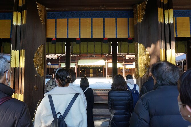 Harajuku From Meiji Shrine to Shibuya Crossing 2 Hours - Yoyogi Park Visit