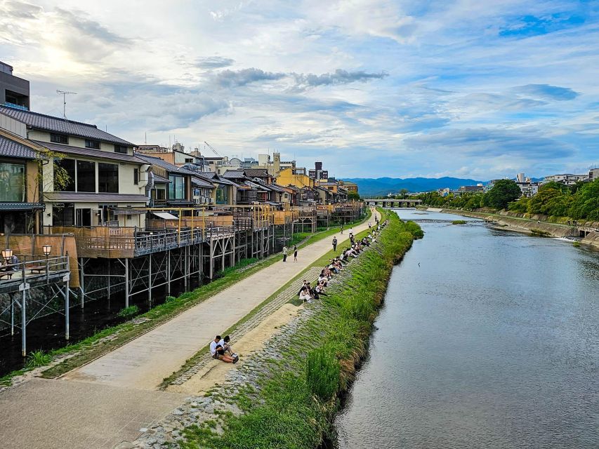 Kyoto: Gion District Guided Walking Tour at Night With Snack - Important Information