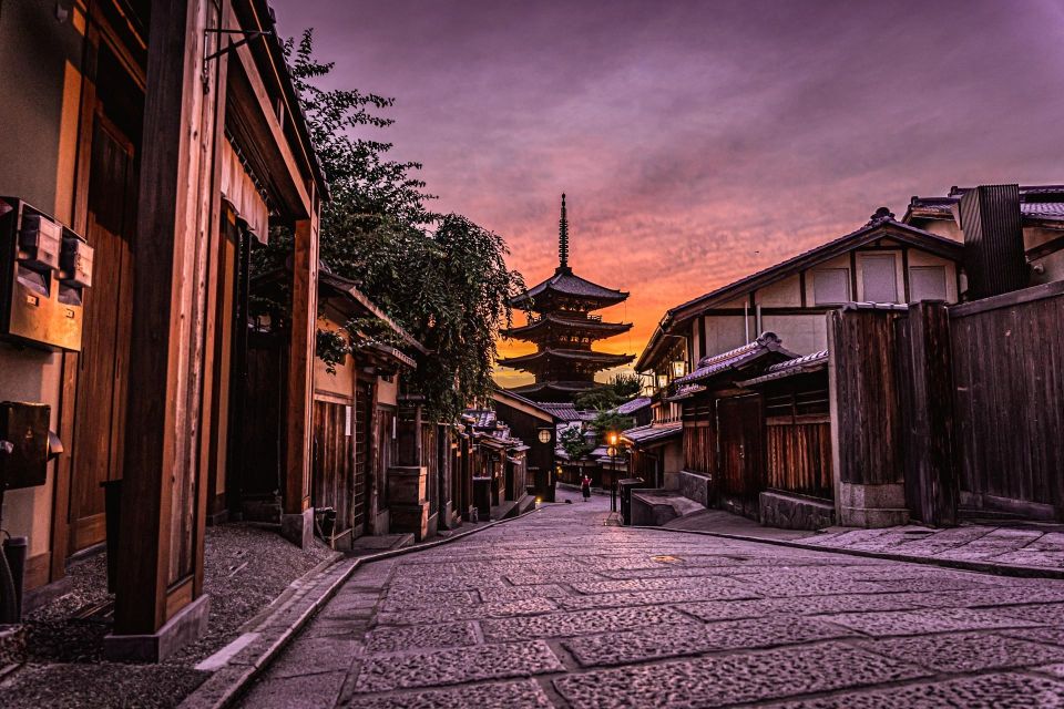 Kyoto: Gion District Highlights & Hidden Gems Walking Tour - Uncovering Hidden Gems