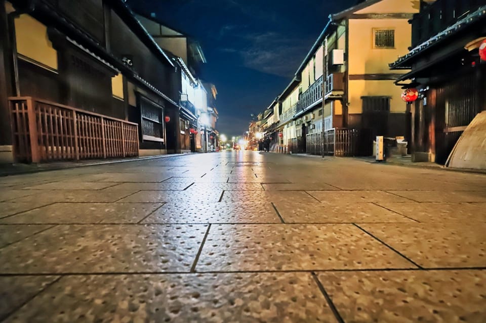 Kyoto: Gion Geisha District Walking Tour at Night - Itinerary Highlights