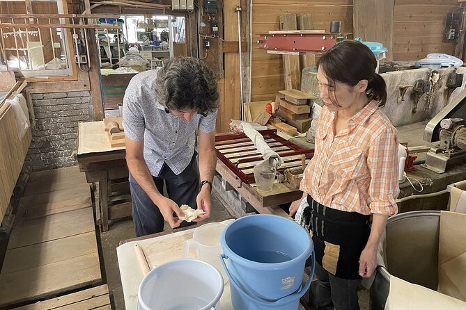 Make Traditional Tosa Washi Paper Using a Recycling Technique - Tea, Snack, and Apron Provided