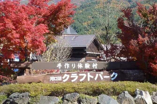 Mt.Fuji Tour: 3-Parks & The Healing Village in Fujiyoshida, Japan - Park 1: Arakurayama Sengen Park