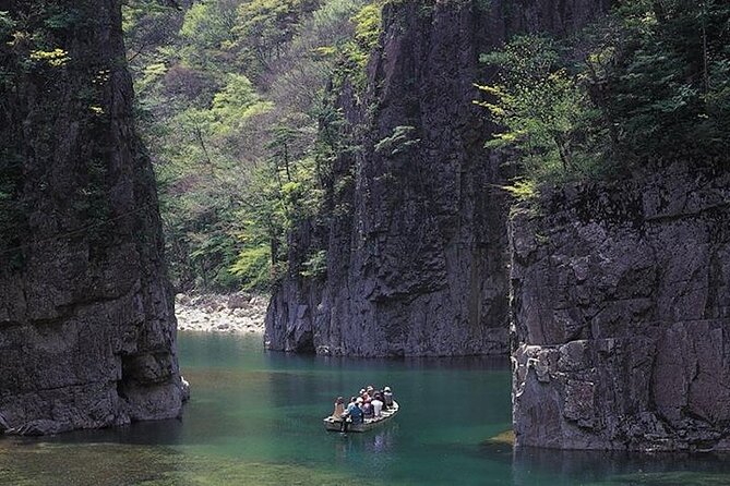 Private Sandankyo Valley Tour From Hiroshima With a Local Guide - What to Bring