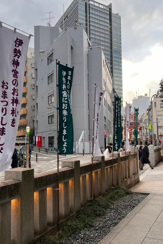 Tokyo :History,Nature Walking Tour of Around Imperial Palace - Highlights