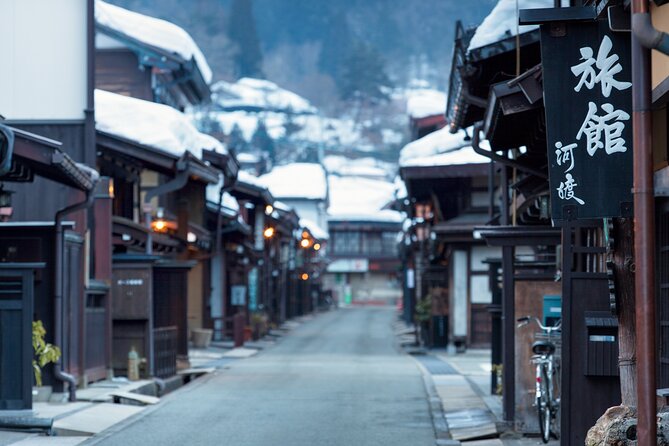 1Day Private Shirakawago and Takayama With Public Bus From Nagoya - Customization and Requests