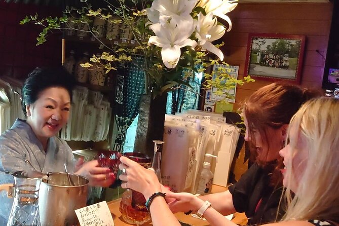 【Harajuku】Night Pub Crawl With Local Japanese - Guide and Assistance