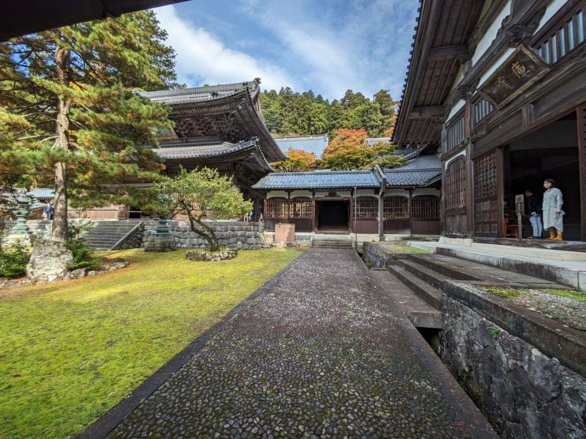 From Kanazawa: Eiheiji Buddhist Temple & Fukui Castle Town - Inclusions