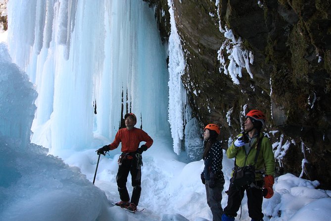 Frozen Fall Trekking - Optional Lunch Amidst Nature