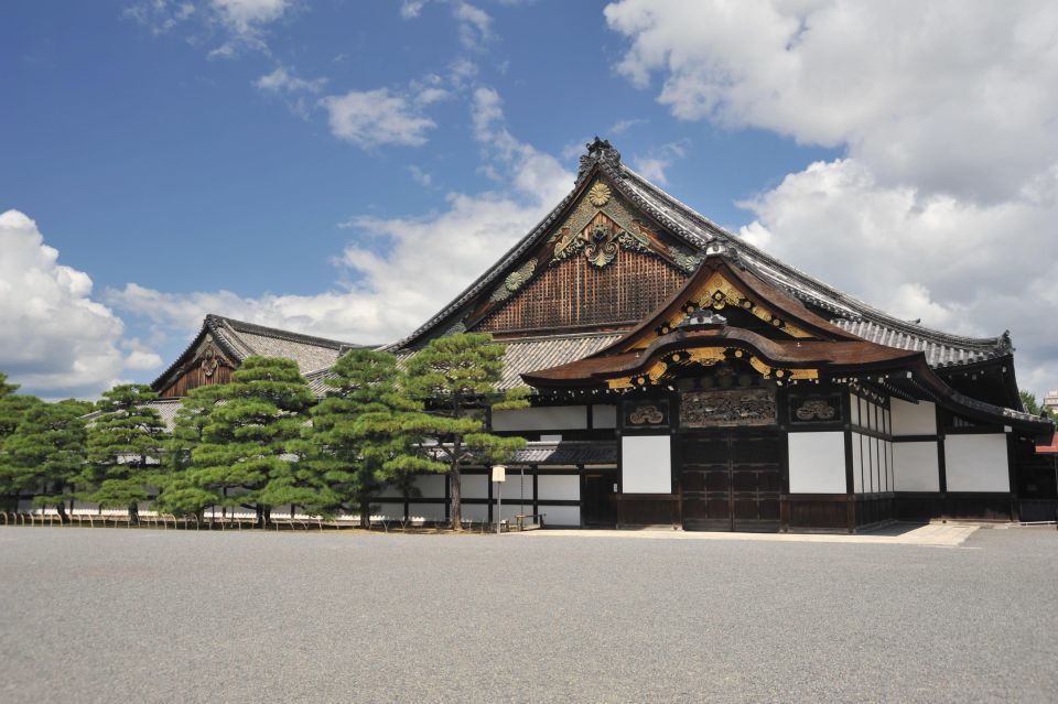 Kyoto: Nijo-jo Castle and Ninomaru Palace Guided Tour - Ninomaru Palace Visit