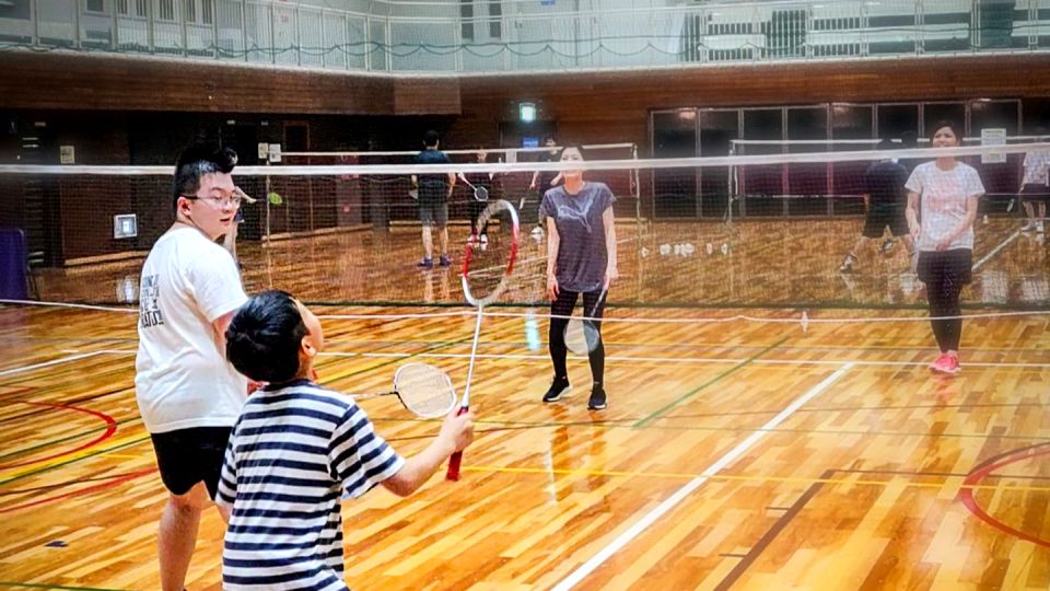 Osaka: Badminton With Japanese Locals! - Instructor Details