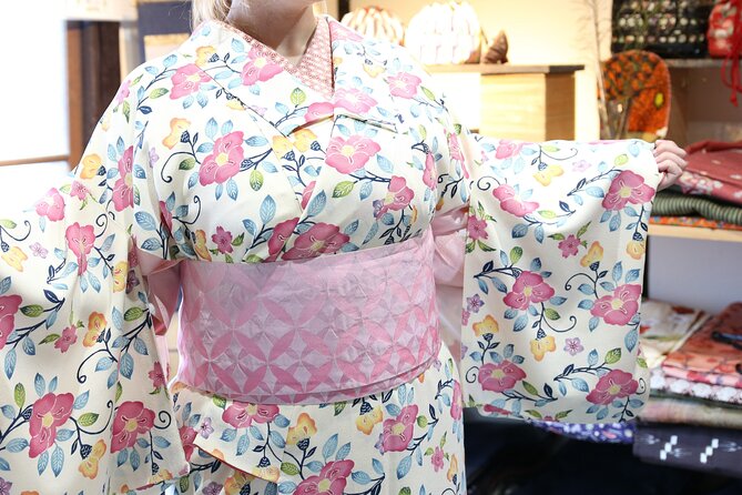 Private Kimono Photo Walk in Kurashiki Bikan Historical Quarter - Price and Booking Information