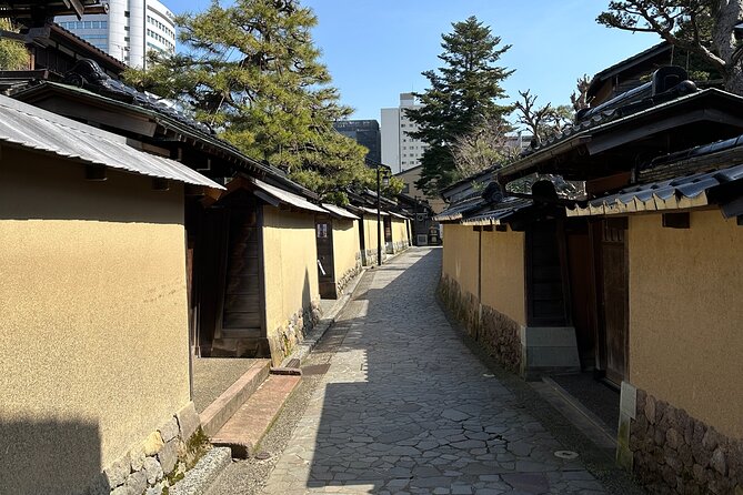 Private Walking Tour in Kanazawa With Local Guides - Frequently Asked Questions