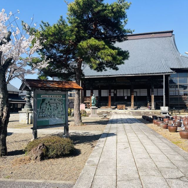 Silence Retreat at a Temple With English Speaking Monk - Directions