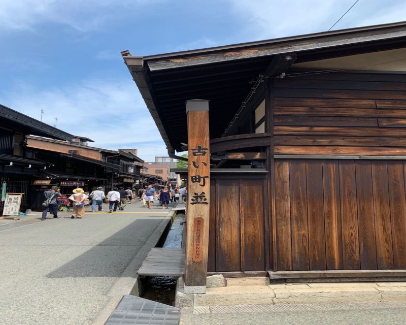 Takayama: Old Town Guided Walking Tour 45min. - Meeting Point and Directions