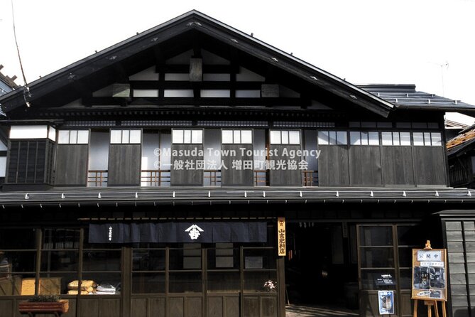 Walking Tour of Wealthy Merchants Storehouses in Akita - Group Size Limitations