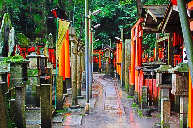 Fushimi Inari Shrine: Explore the 1,000 Torii Gates on an Audio Walking Tour - Tour Directions