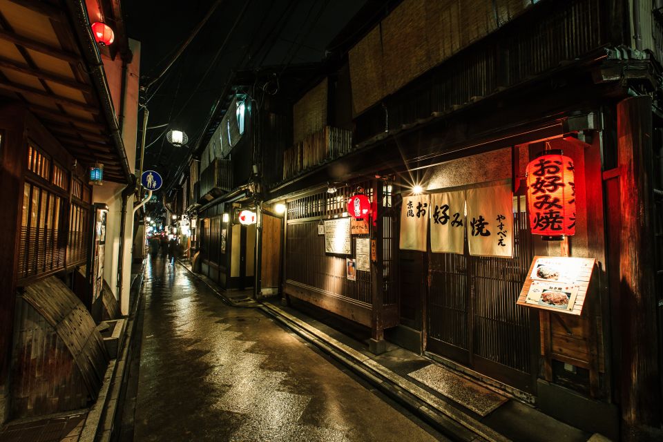 Kyoto: Gion District Guided Walking Tour at Night With Snack - Directions