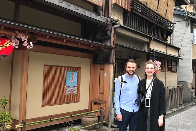 Kyoto Gion Tour Maiko or Geisha Dinner Included - Accessibility