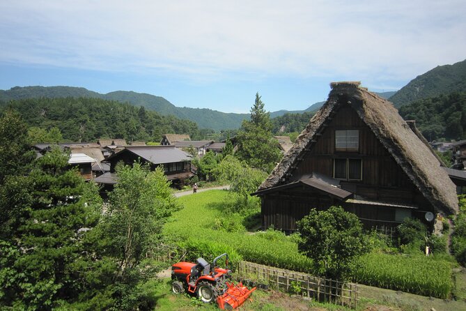 [One-Day Bus Tour Departing From Kanazawa Station] Shirakawa-Go/Takayama Tour Platinum Route Bus Tour - Customer Reviews and Feedback