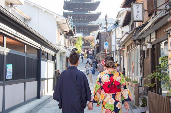 Photo Shoot With a Private Vacation Photographer in KYOTO, JAPAN - Precise Meet Location