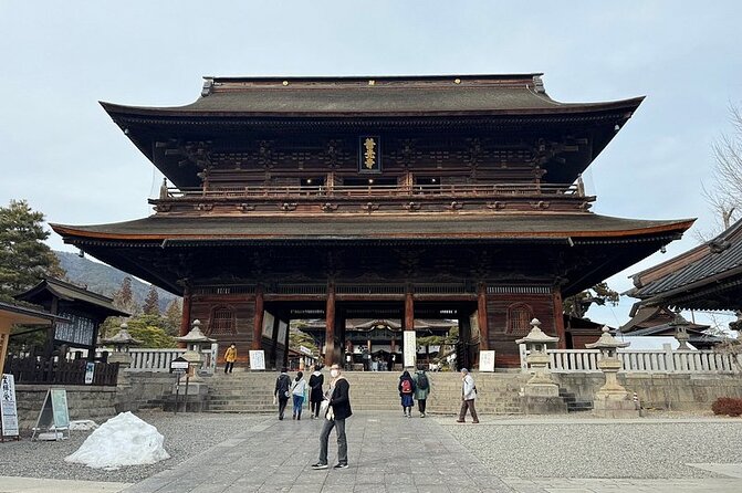 Snow Monkey and Zenkoji Temple Sake in Nagano Full Day Tour - Highlights