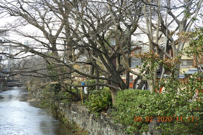 2 Hour Walking Historic Gion Tour in Kyoto Geisha Spotting Area - Meeting Point Details