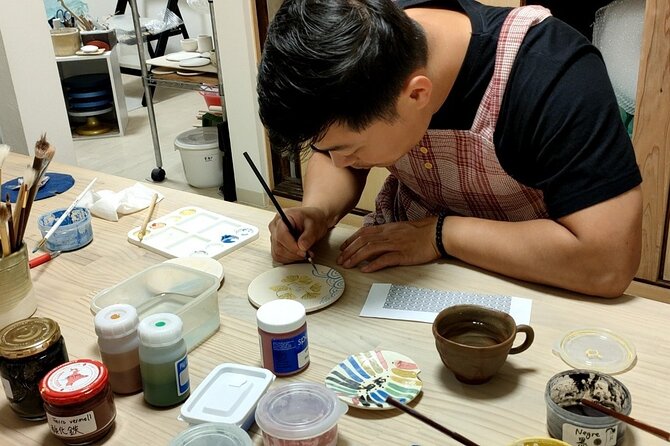 2 Hours Private Painting of Ceramics in Osaka - Group Size