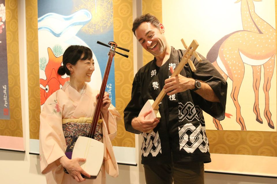 【Tokyo Shami】Lets Make a Mini Shamisen and Play It! - Dress Up in Traditional Costume