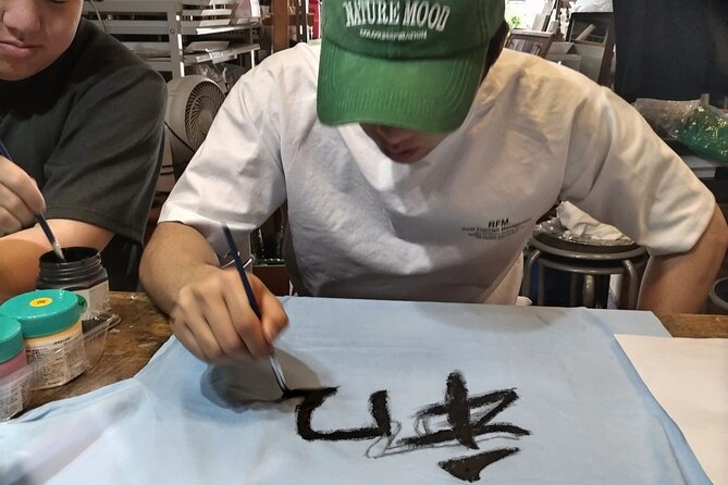 Handwriting Kanji With Ink on T-Shirt Private Art Class in Tokyo - Recap