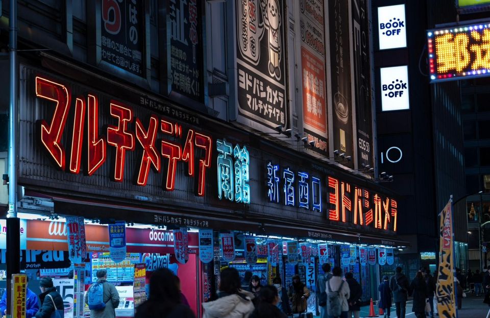 Shinjuku Night Tour + Cinematic Video Shooting Service - Additional Information