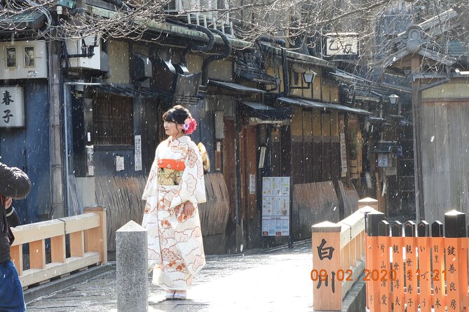 2 Hour Walking Historic Gion Tour in Kyoto Geisha Spotting Area - Booking and Reservation Information