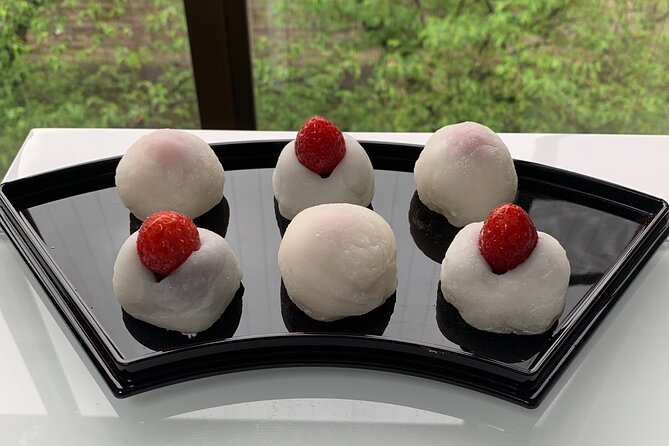 2 Hours Mochi Making & Matcha Class in Bunkyo - Group Size and Price