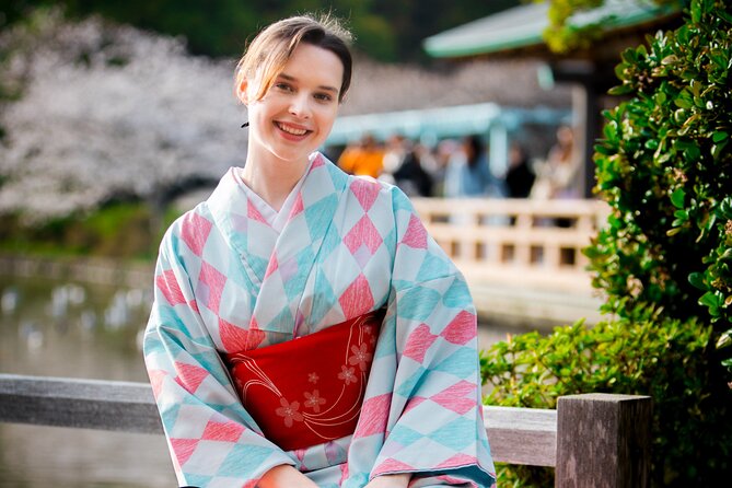 Kamakura Tour With Pro Photographer: Tsurugaoka Hachimangu Shrine - Cancellation Policy