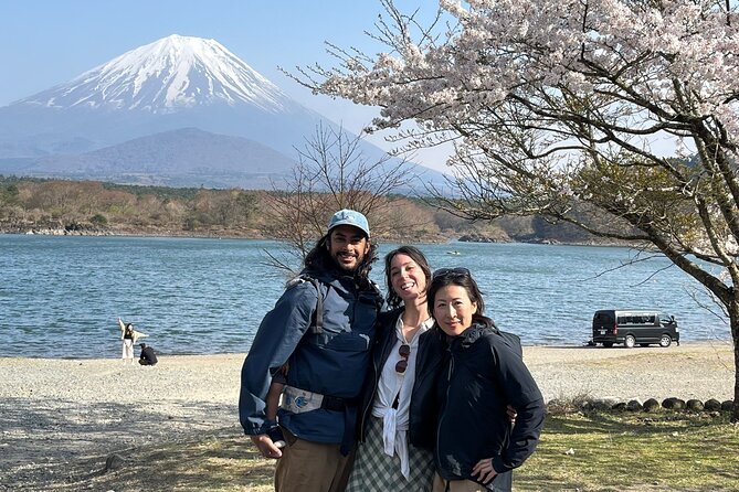 Mount Fuji Five Lakes Tour From Kawaguchiko With Guide & Vehicle - Customer Reviews