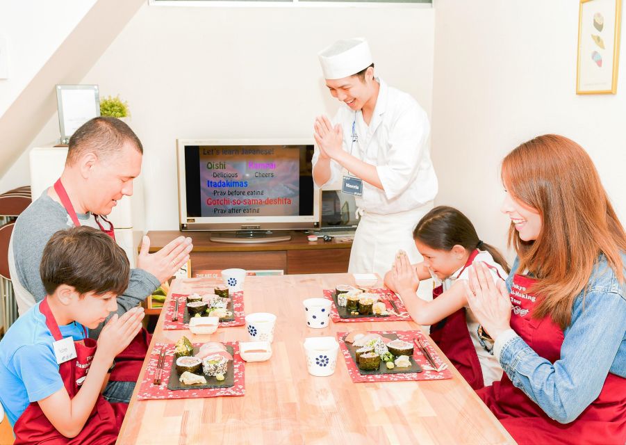 Sushi Making Class in English With Friendly Chef in Tokyo - Instructor and Group Size