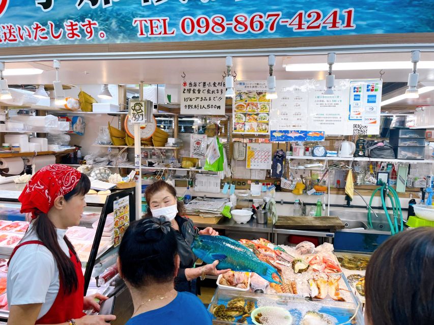 Naha Makishi Public Market : Sushi Making Experience - Group Size and Reservation Process