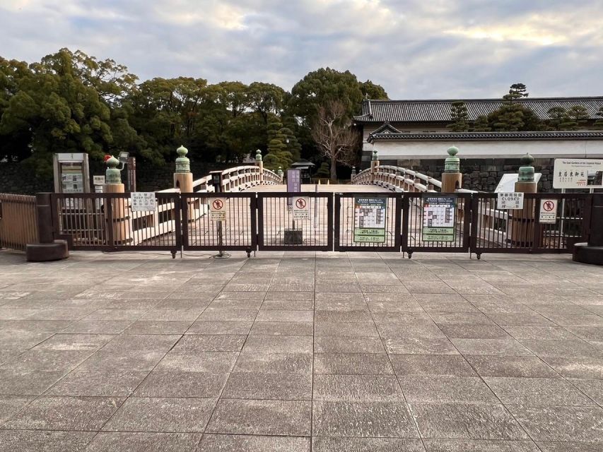 Tokyo :History,Nature Walking Tour of Around Imperial Palace - Recap