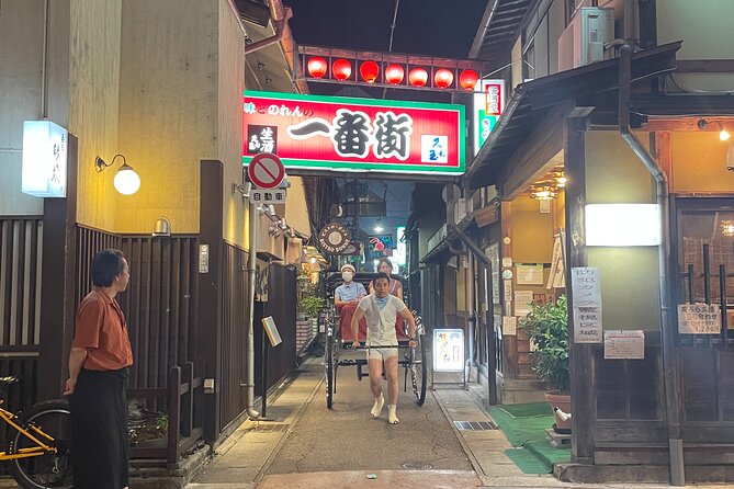 Bar and Izakaya Hopping Night Tour in Takayama - Key Points