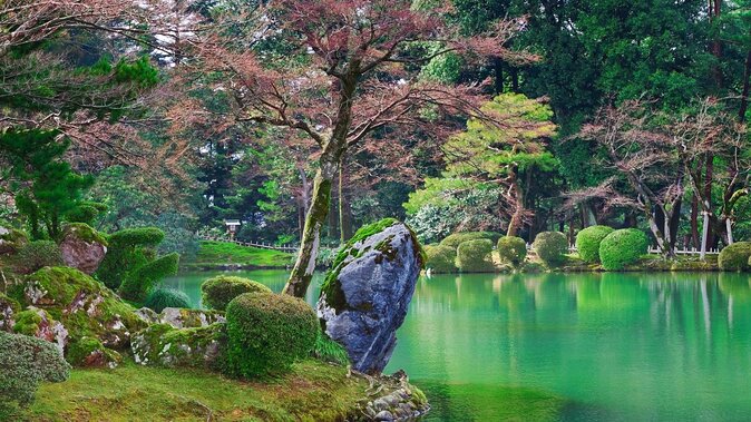 Kanazawa Highlights Tour Including Kenrokuen Garden - Key Points