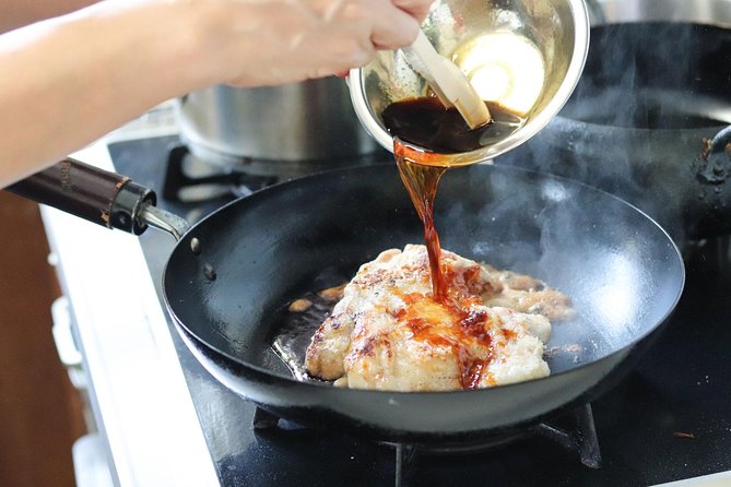 Private Cooking Class With a Sapporo Local Kanae in Her Home - Key Points