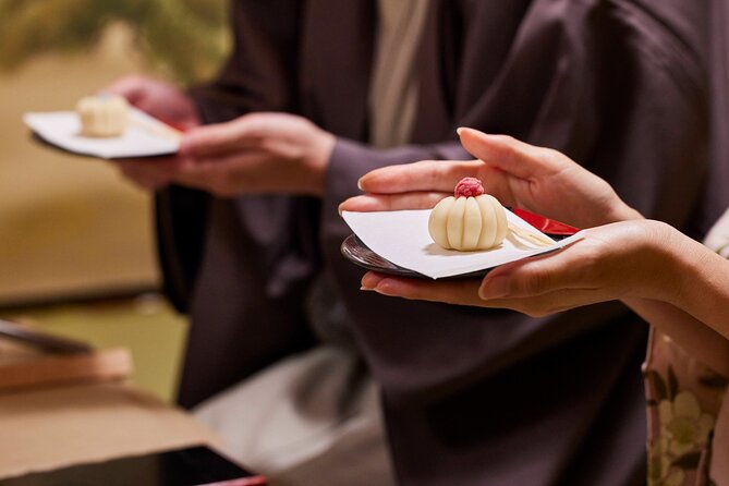 Sweets Making & Kimono Tea Ceremony at Tokyo Maikoya