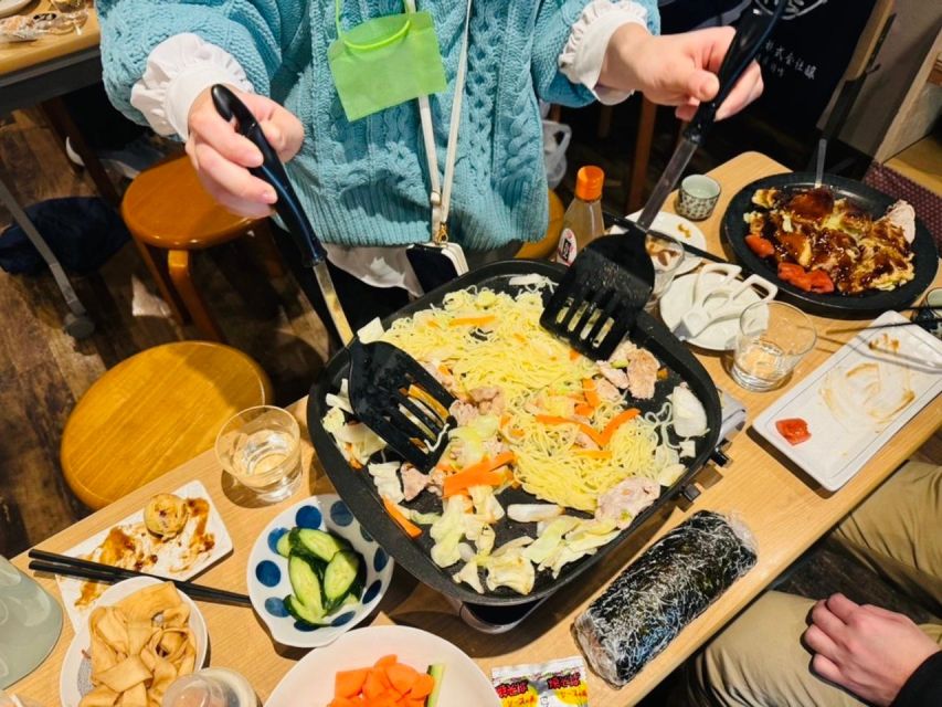 Tokyo : Shared Yakisoba Making and All-You-Can-Drink Sake - Key Takeaways