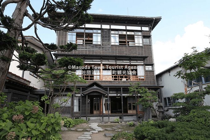 Walking Tour of Wealthy Merchants Storehouses in Akita - Key Points