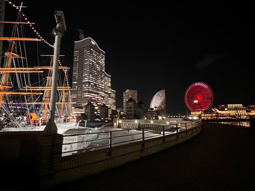 Yokohama 1.5 H Night View and Shopping Tour in Minatomirai - Key Points